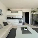 Classé 3 étoiles Vue - Terrasse Et Appartamento Vallauris
