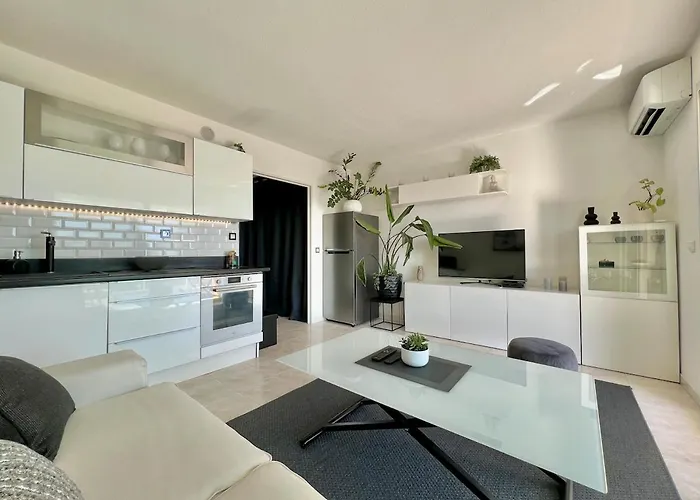 Classé 3 étoiles Vue - Terrasse Et Appartement Vallauris